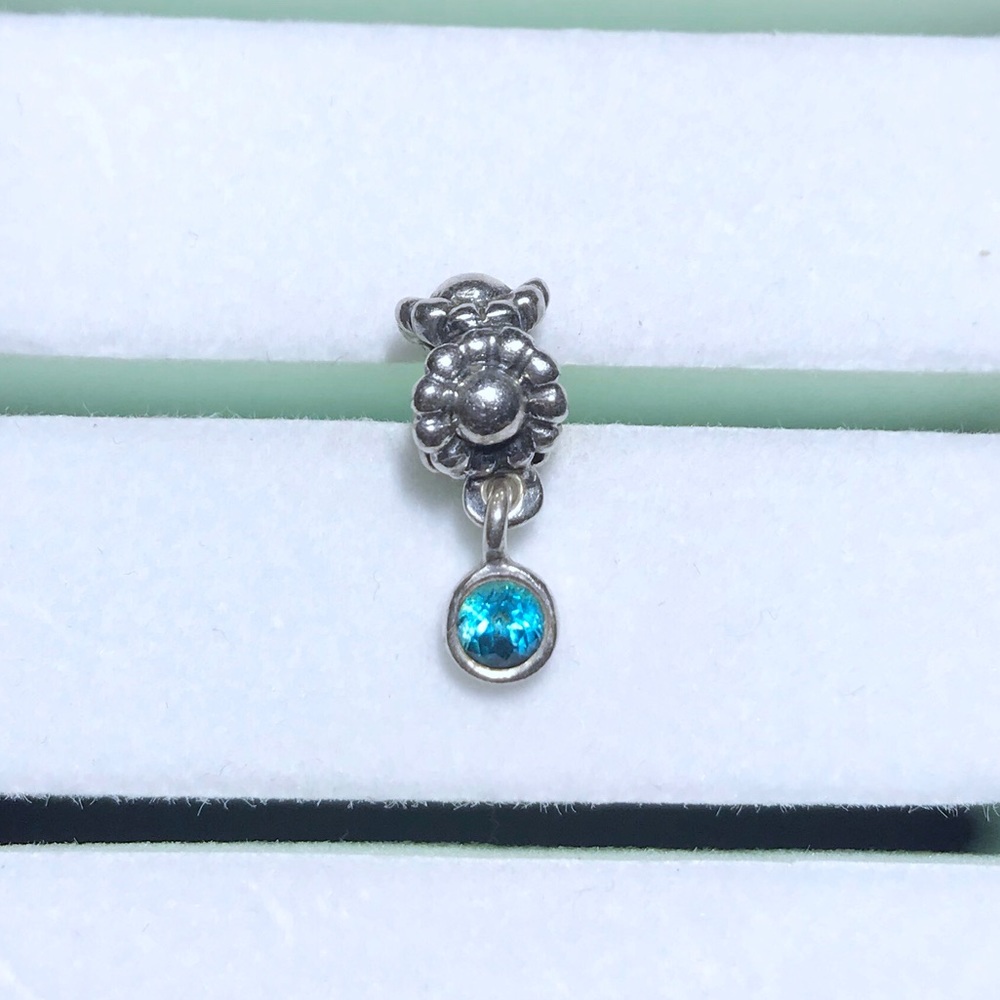Free Shipping! Retired Pandora Topaz Daisy Charm